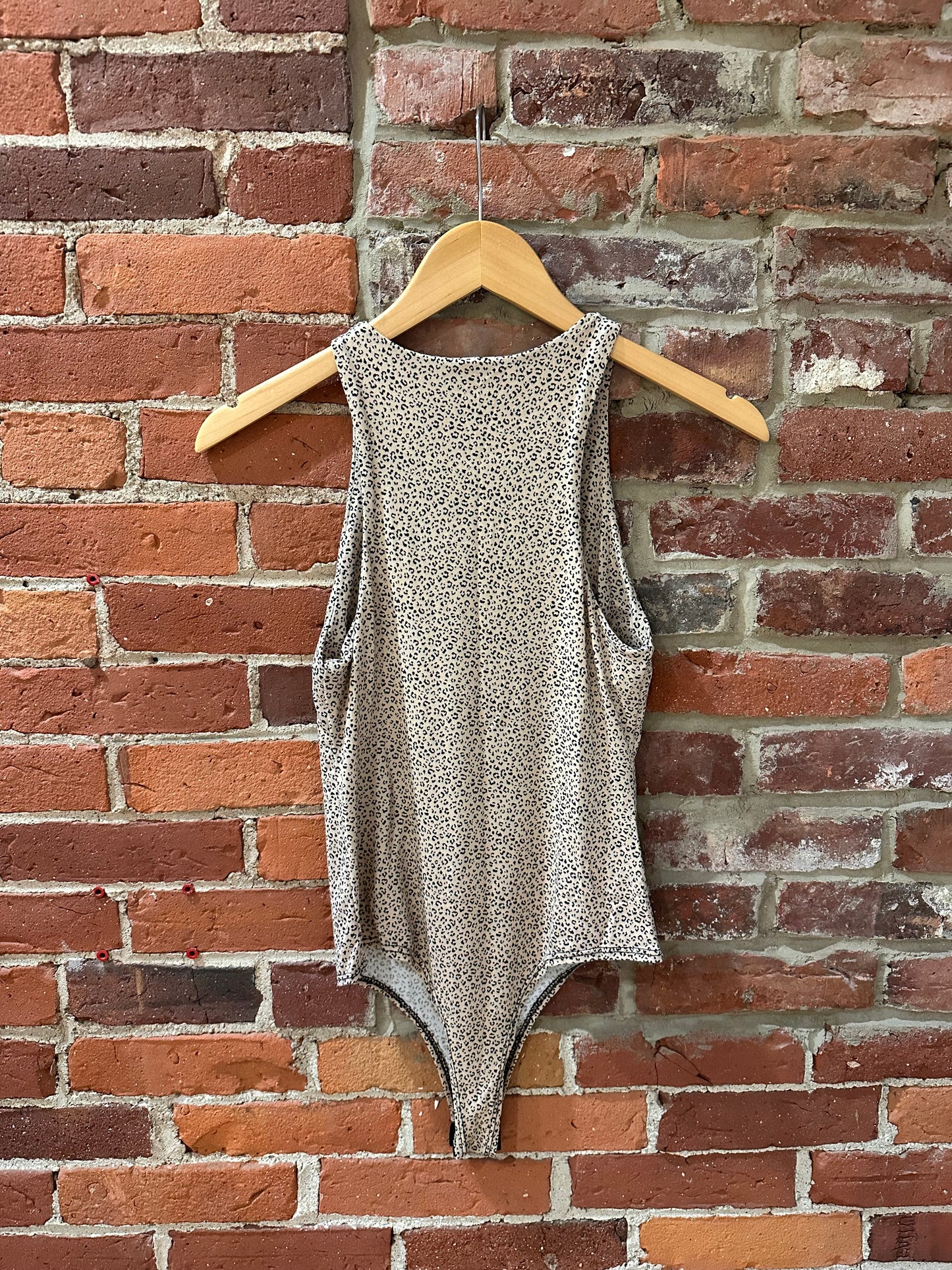 Gaze Leopard Print Bodysuit