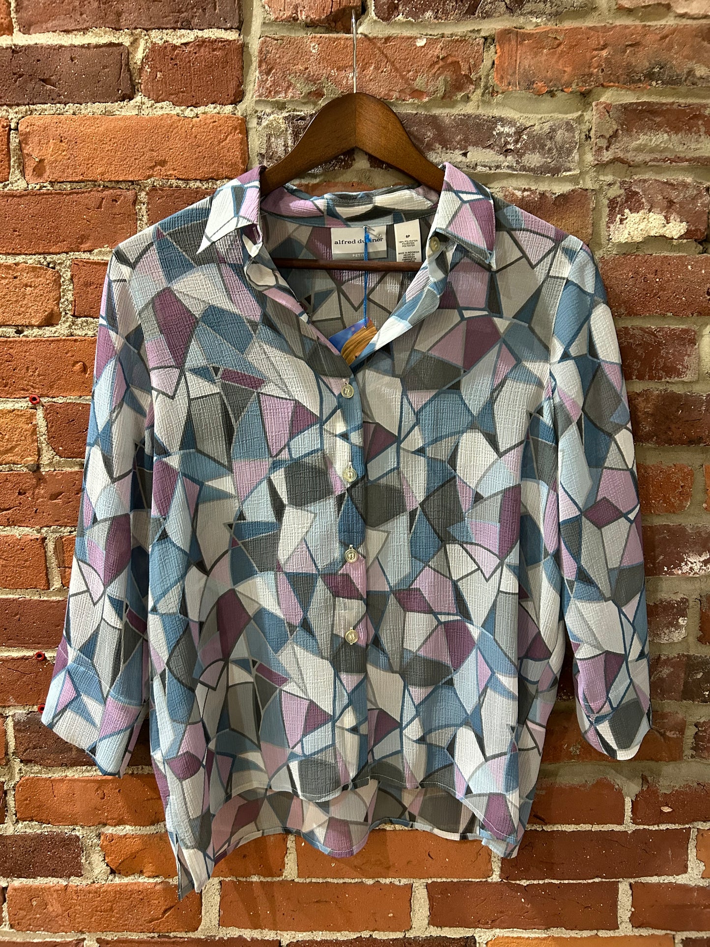 Geometric sheer button up