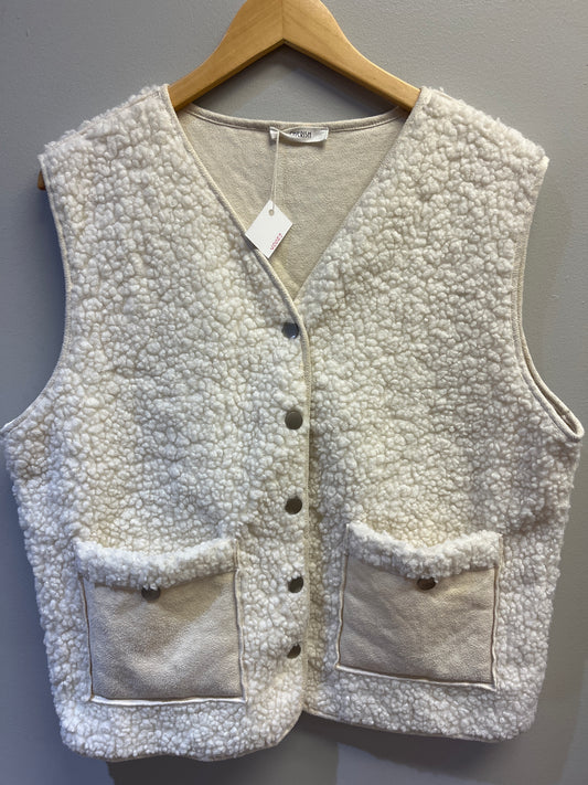 Fuzzy Cream Vest