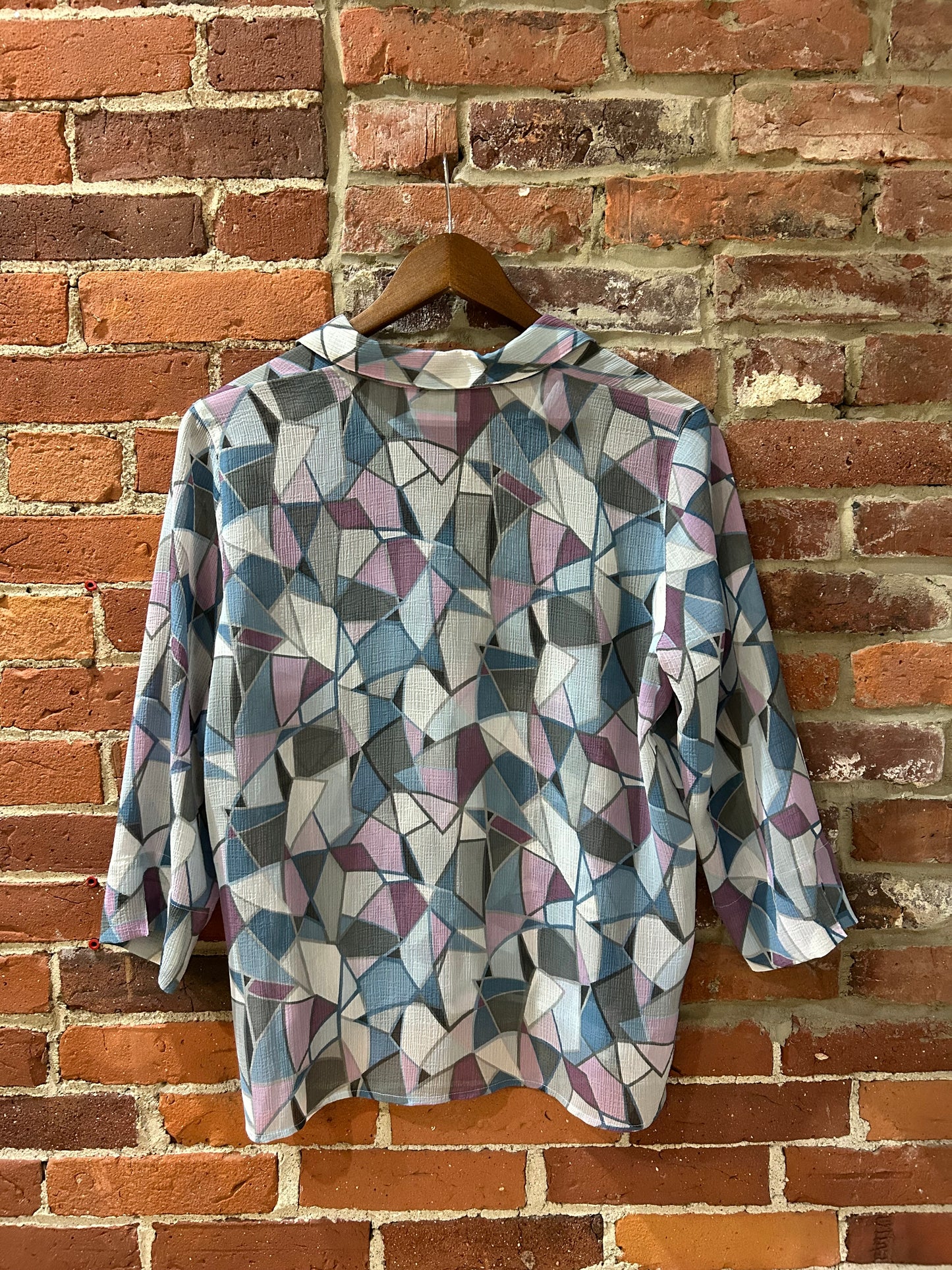 Geometric sheer button up