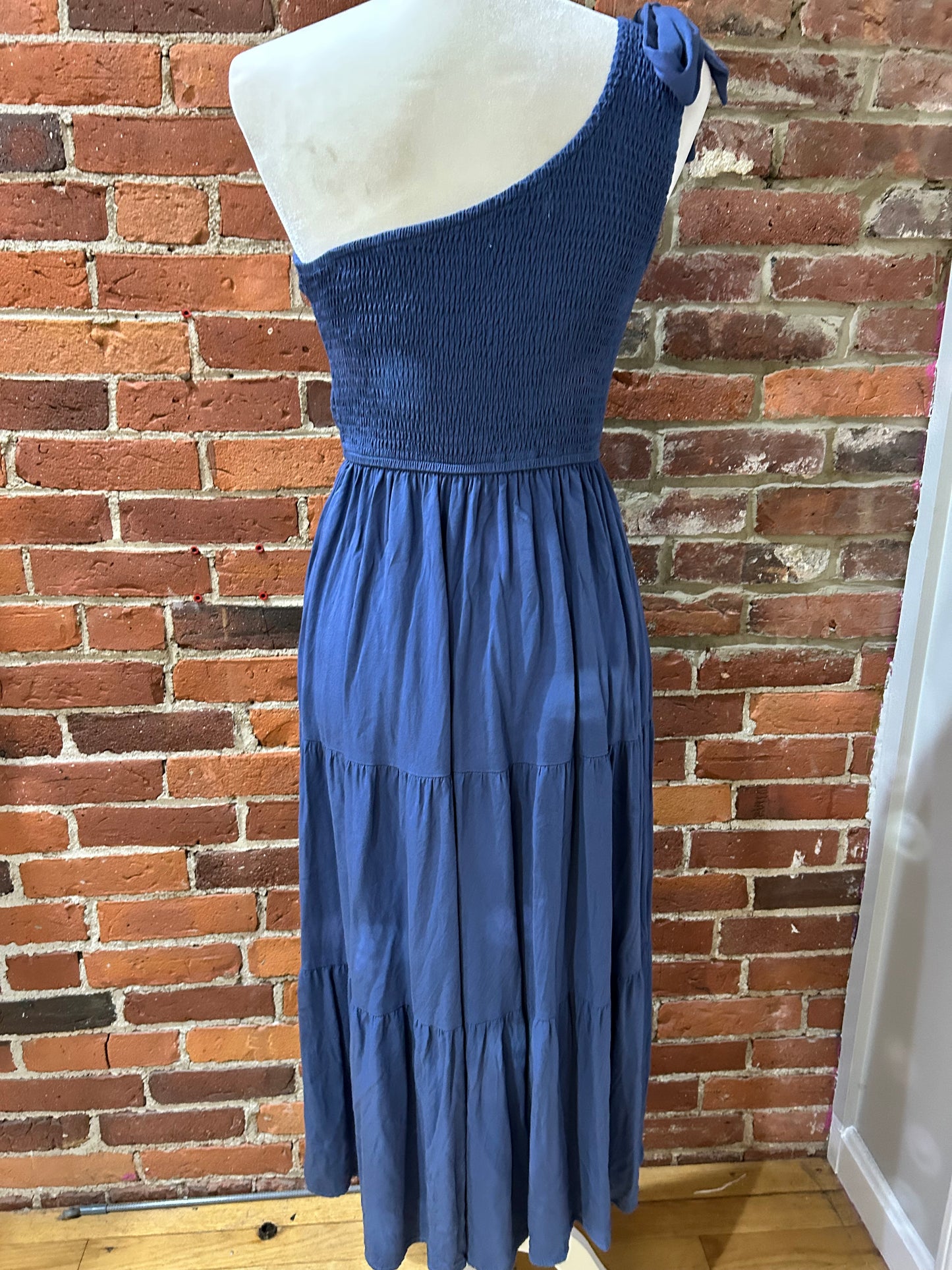 One-shoulder smock sundress