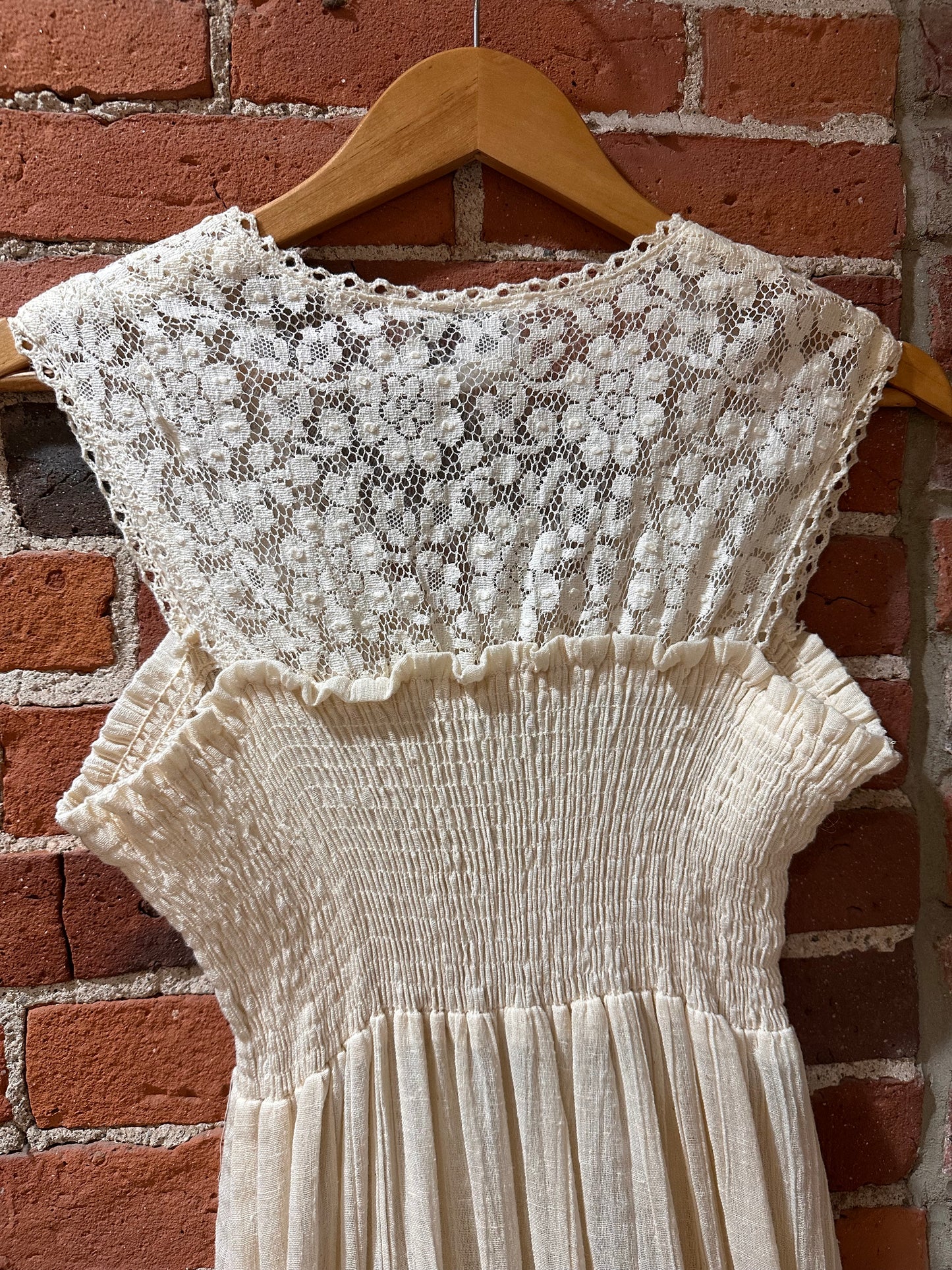 Vintage Lang dress with lace detailing