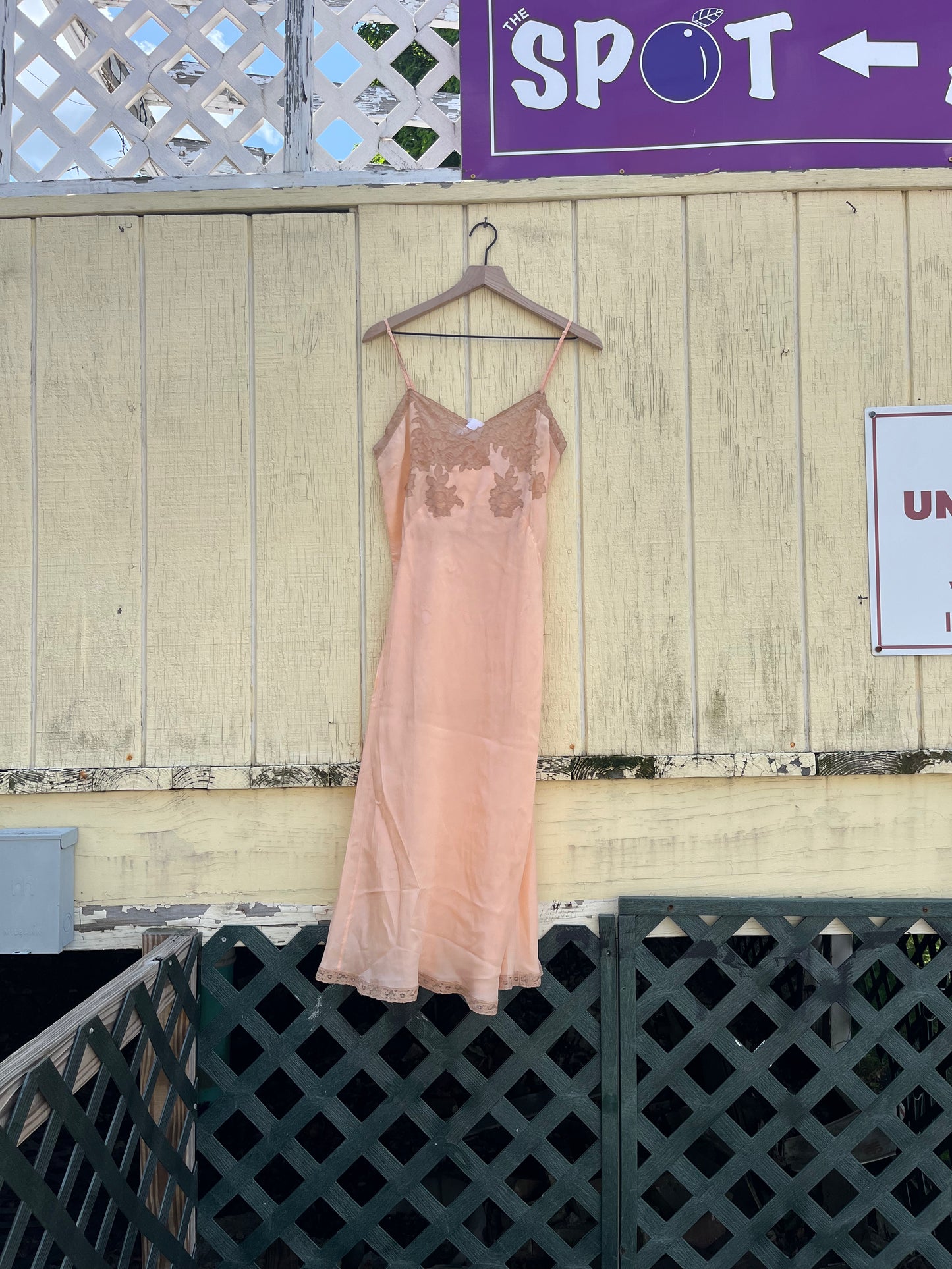Vintage peach nightgown/slip