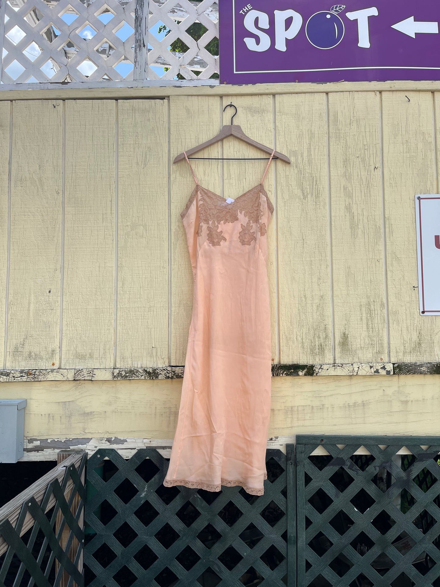 Vintage peach nightgown/slip